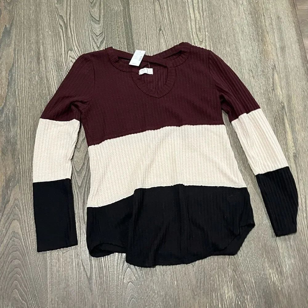 NWT 24/7 Maurices Thermal Tee Strappy Neck Waffle Knit Colorblock Multicolor XS